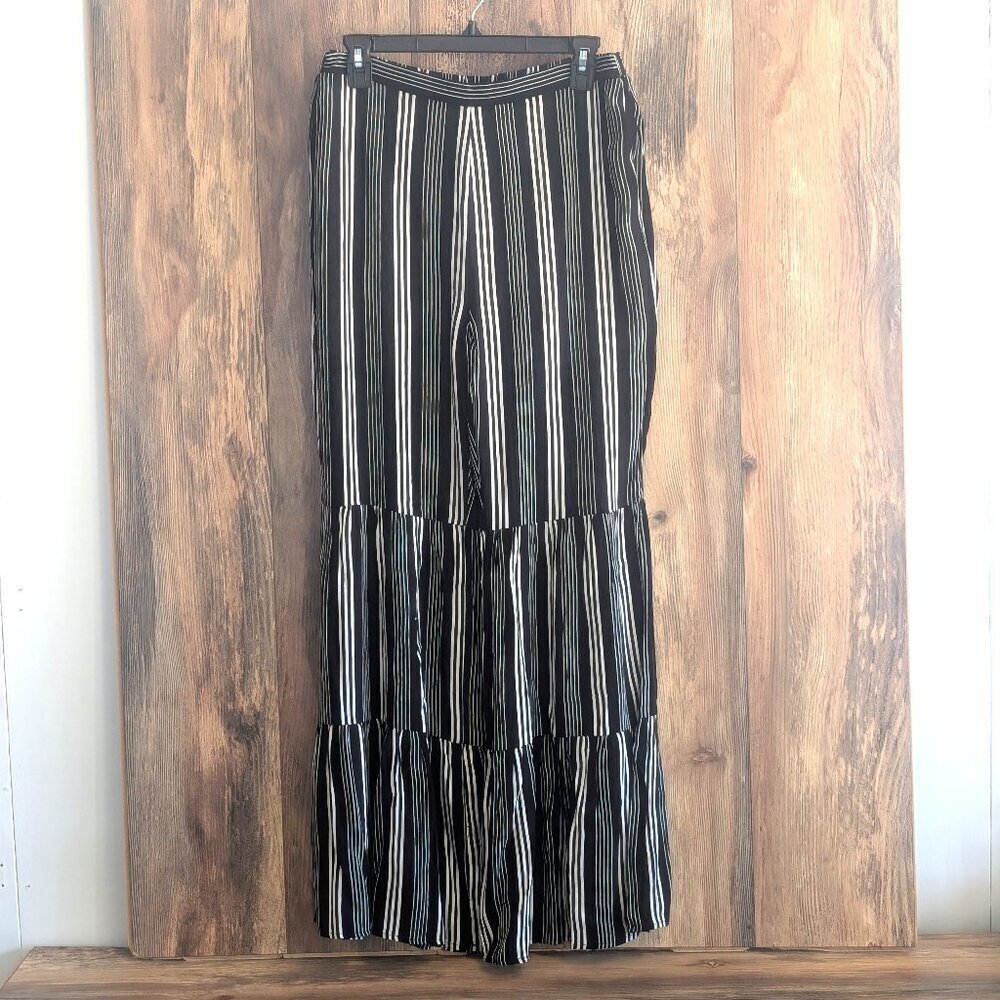 Andree by Unit Boutique Black/White Stripe Flare Wide Leg Pants M